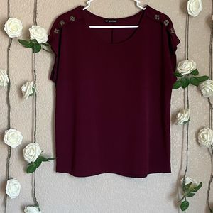 𝅺NOTEBUK Maroon Shirt